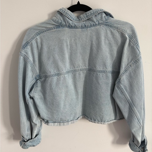 H&M Light Wash Cropped Denim Jacket - Picture 2 of 3